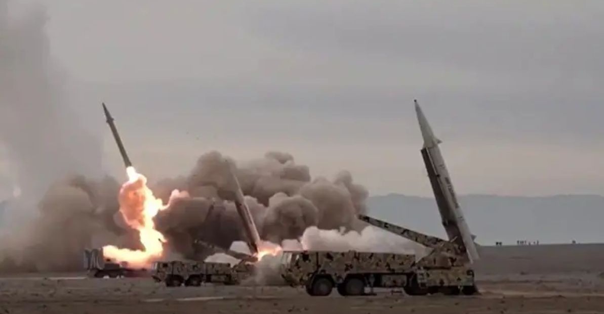 No momento, você está visualizando Irã realiza exercícios militares no Estreito de Ormuz, diz agência