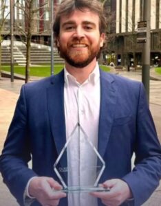 Leia mais sobre o artigo Brasileiro vence prêmio internacional por pesquisa sobre Alzheimer