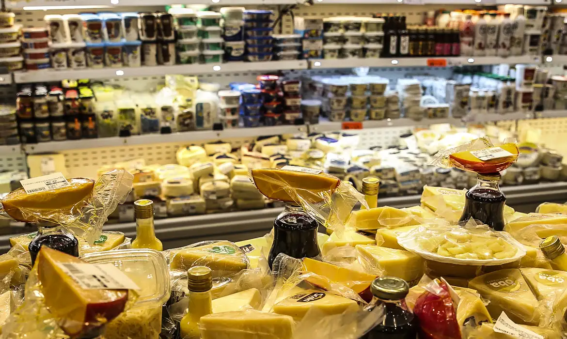 No momento, você está visualizando Crédito e emprego explicam vendas no comércio em patamar recorde