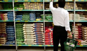 Leia mais sobre o artigo Cesta básica fica mais cara em 14 capitais no mês de fevereiro