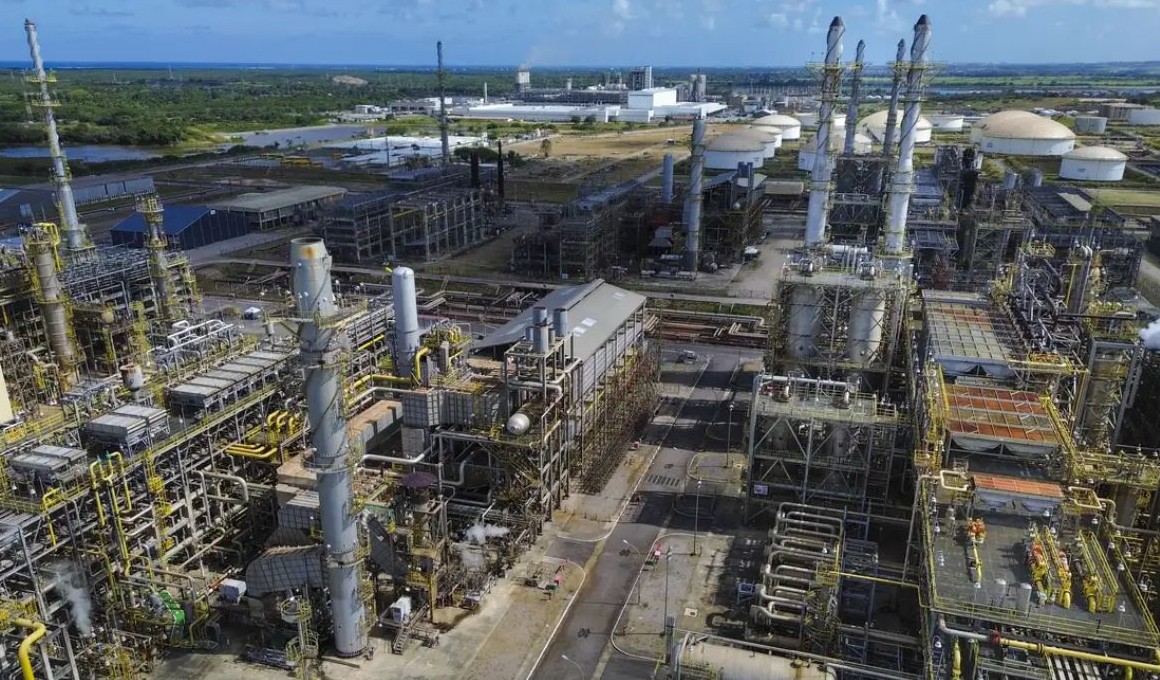 No momento, você está visualizando Petrobras reajusta preço do diesel em R$ 0,38 por litro