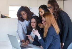 Leia mais sobre o artigo Sine de Várzea Grande oferta 222 vagas e destaca oportunidades para mulheres