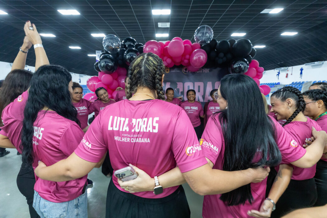 No momento, você está visualizando Prefeito anuncia aulas de tiro para mulheres do Projeto Lutadoras em Cuiabá