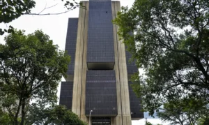 Leia mais sobre o artigo Banco Central reduz juros básicos para 14,5% ao ano