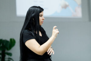 Leia mais sobre o artigo Ensino bilíngue abre caminhos para crianças surdas em Cuiabá