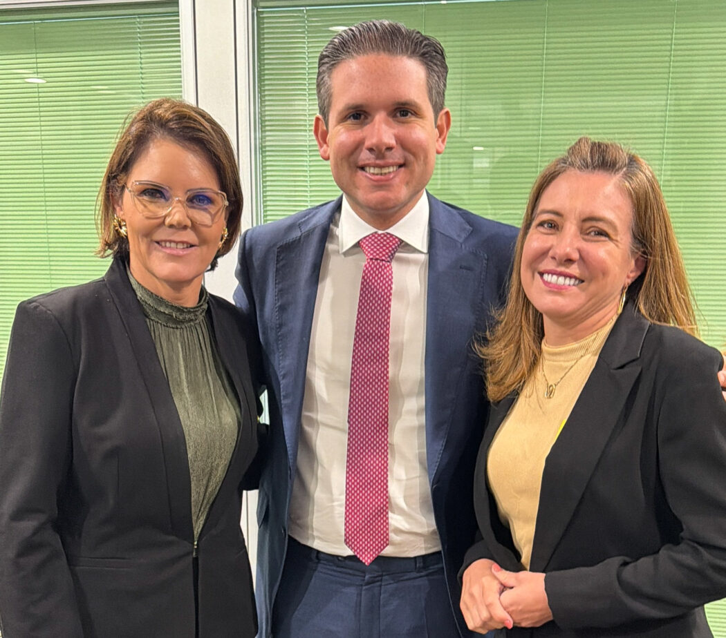 No momento, você está visualizando Flávia Moretti apresenta projetos de obras e busca recursos com presidente da Câmara Federal e deputados de MT para ampliar entregas em VG