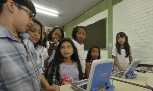 Leia mais sobre o artigo MEC lança biblioteca digital com mais de 1,7 mil livros gratuitos