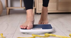 Leia mais sobre o artigo Molécula descoberta com IA emagrece igual Ozempic, mas sem mal-estar