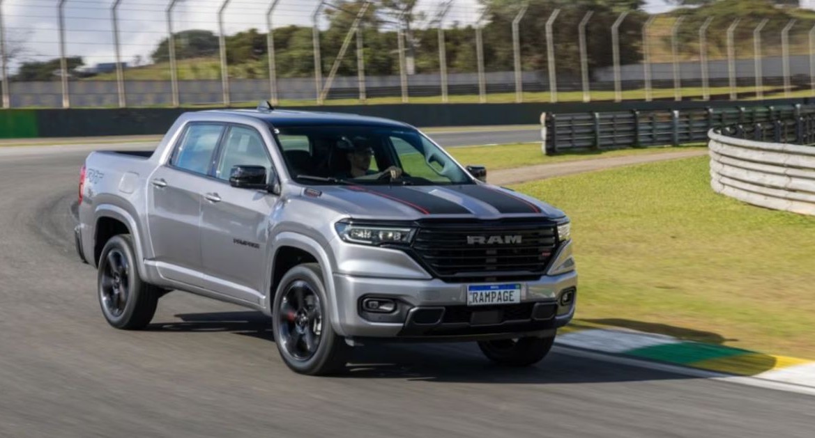 No momento, você está visualizando Ram Rampage 2027 estreia motor 2.0 turbo flex de 272cv