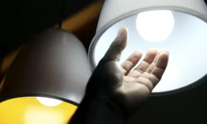 Leia mais sobre o artigo Aneel aprova R$ 5,5 bi para reduzir conta de luz em 22 distribuidoras