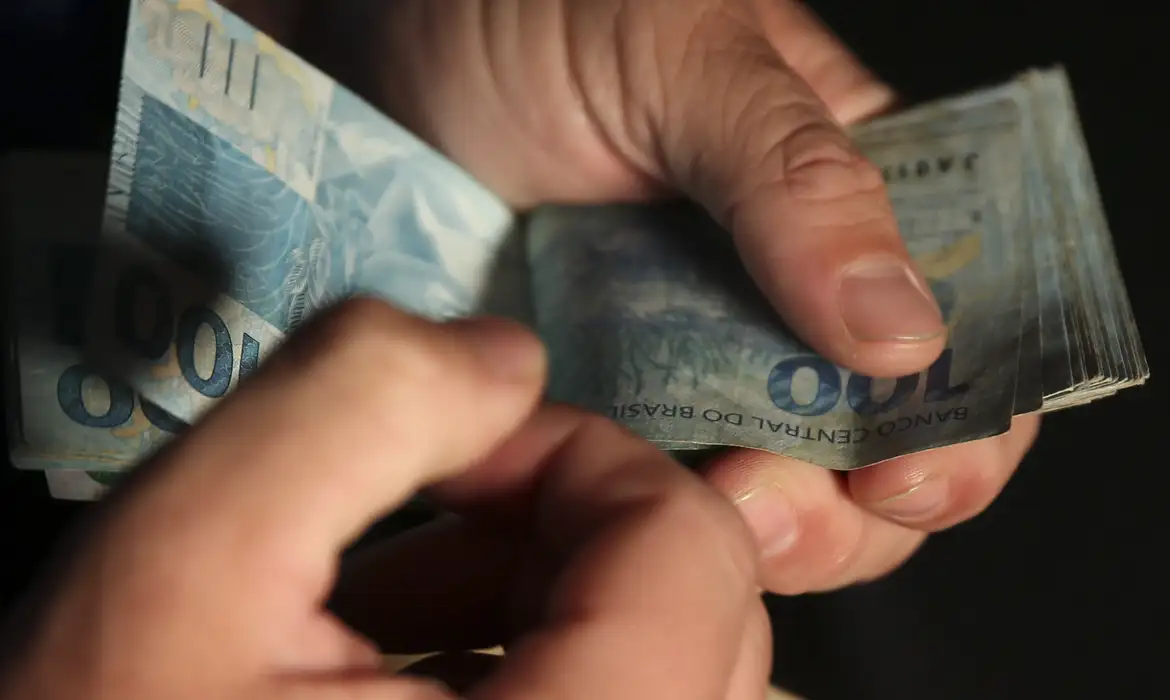 No momento, você está visualizando Desenrola Brasil: saiba como usar FGTS para pagar dívidas em atraso