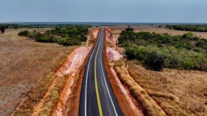 Leia mais sobre o artigo Governo asfalta rodovias em todas as regiões de Mato Grosso