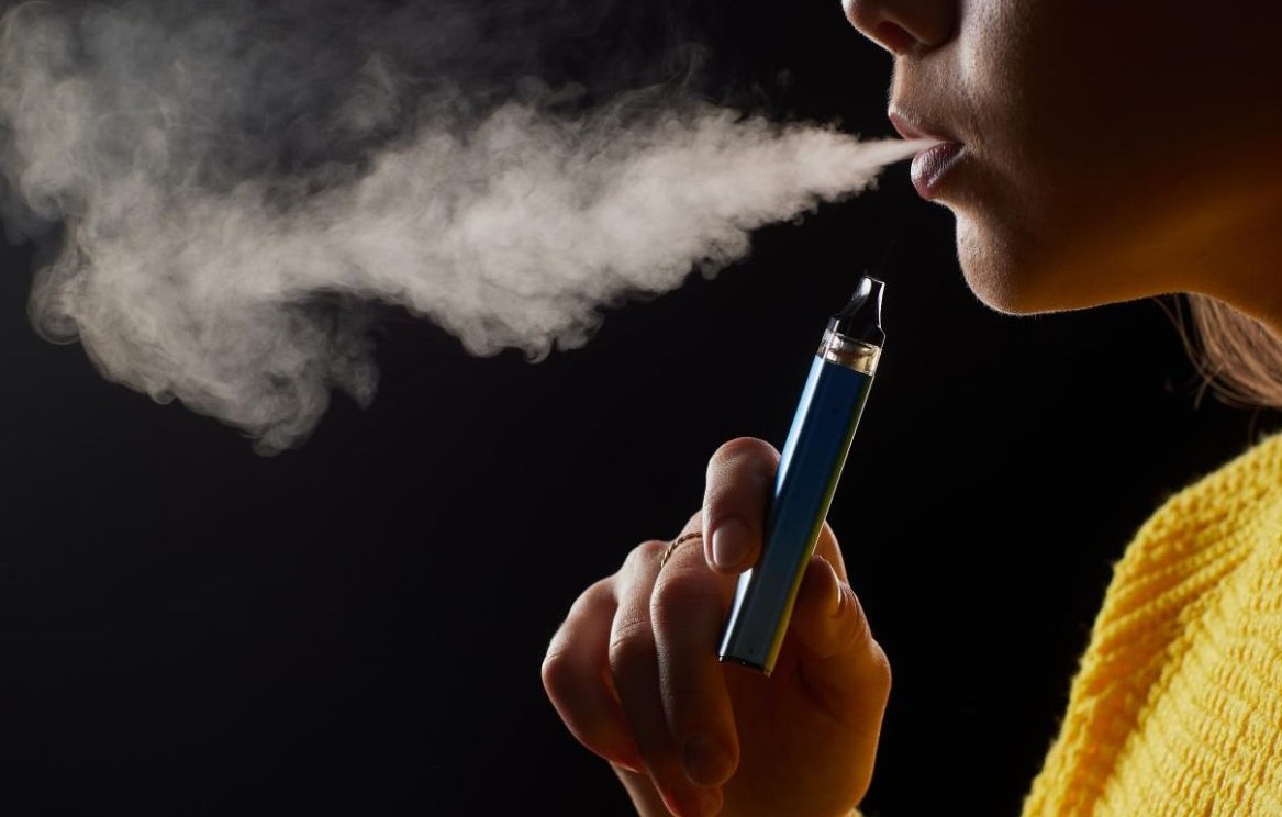 No momento, você está visualizando Vape pode acelerar a perda de colágeno; veja hábitos que envelhecem a pele