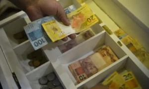 Leia mais sobre o artigo Inflação usada para corrigir salários acumula 4,11% em 12 meses