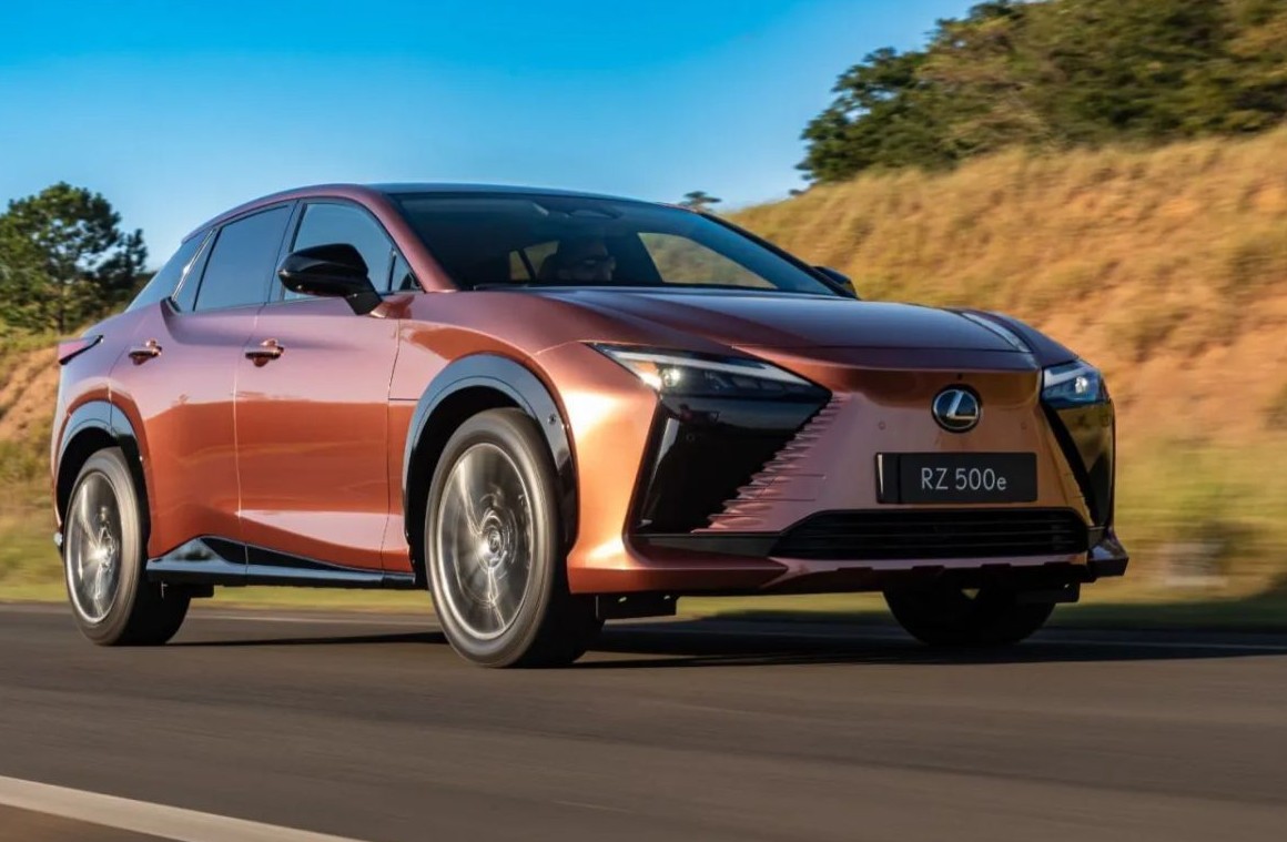 No momento, você está visualizando Lexus promove estreia do RZ 500e, seu primeiro SUV 100% elétrico no Brasil