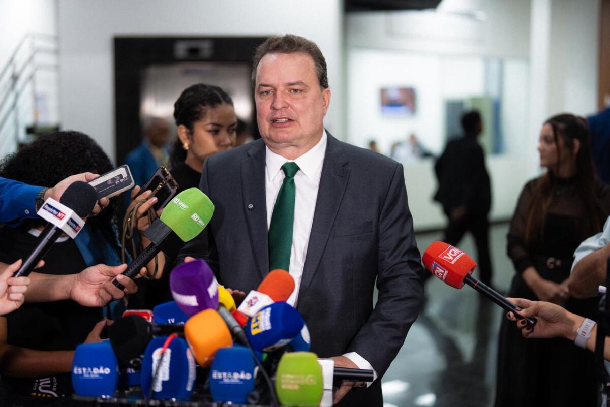 No momento, você está visualizando Max Russi elogia trabalho da CPI da Saúde e destaca importância da transparência sobre OSS