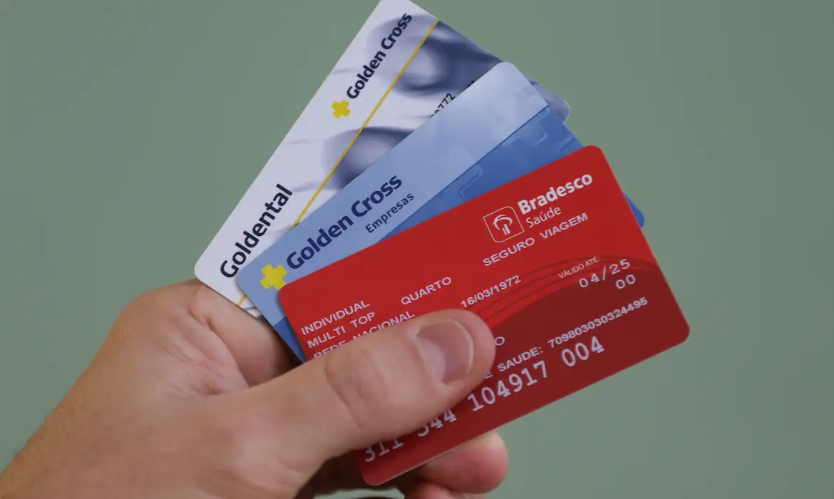 No momento, você está visualizando Planos de saúde coletivos têm reajuste médio de 9,9%, mostra ANS