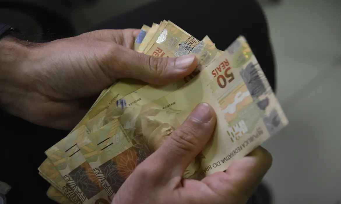 No momento, você está visualizando Poupança tem retirada líquida de R$ 476,4 milhões em abril