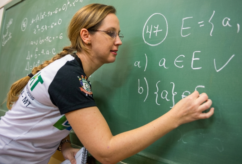 No momento, você está visualizando Unemat oferta seletivo unificado com 212 vagas para professores temporários