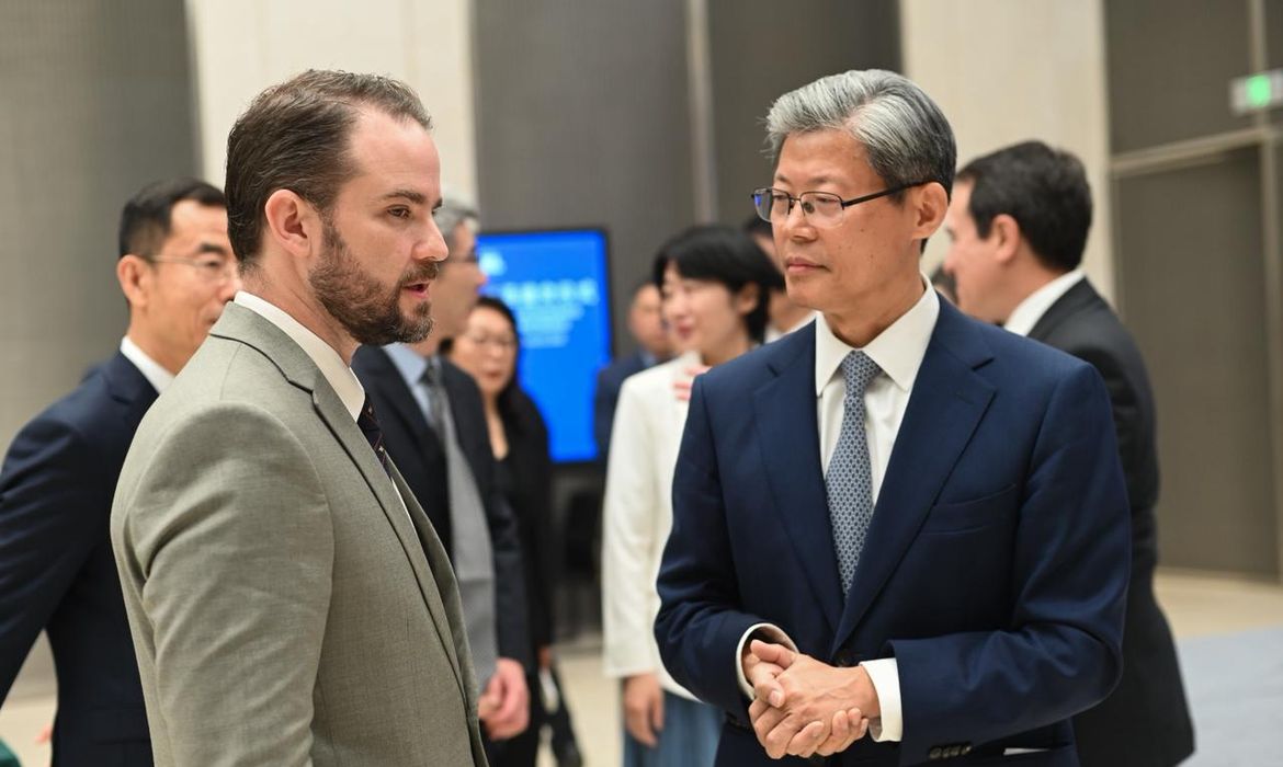 No momento, você está visualizando Brasil abre posto tributário na China para ampliar comércio