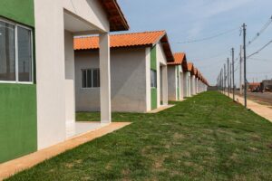 Leia mais sobre o artigo Com investimento de R$ 300 milhões, Governo de Mato Grosso facilita acesso à casa própria