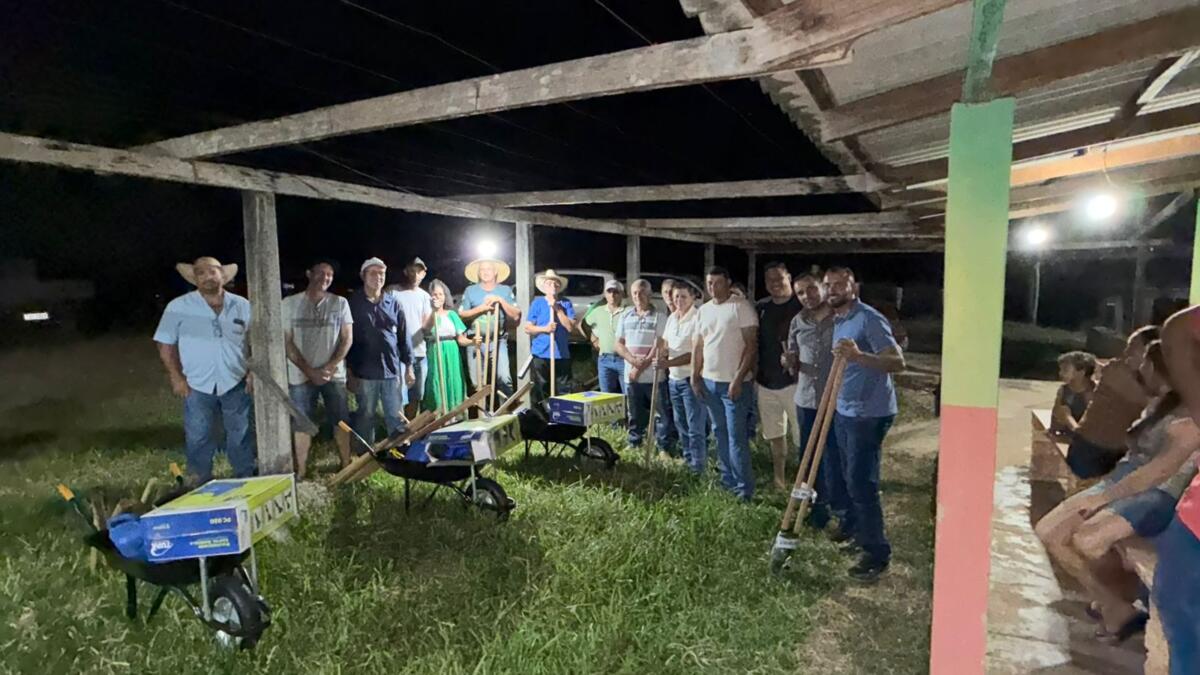 No momento, você está visualizando Parceria entre Max Russi e Seaf garante entrega de 25 kits de ferramentas para produtores de Comodoro