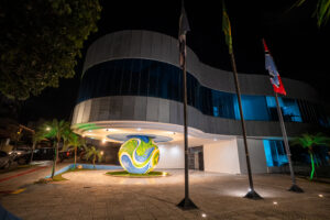 Leia mais sobre o artigo Prefeitura de Rondonópolis decora espaços do paço para a Copa do Mundo