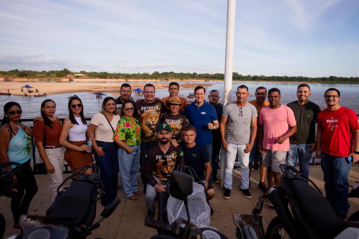 No momento, você está visualizando Max Russi destina emenda e garante a entrega de motocicletas para ACS e ACE em Cocalinho