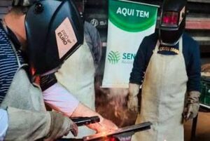 Leia mais sobre o artigo Curso gratuito capacita pequenos produtores de Várzea Grande em soldagem rural
