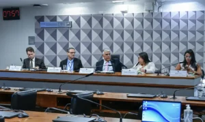 Leia mais sobre o artigo Defensores pedem regras mais rígidas para publicidade das bets