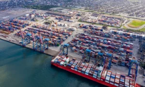 Leia mais sobre o artigo Os EUA iniciam audiência sobre tarifas de 25% sobre produtos brasileiros