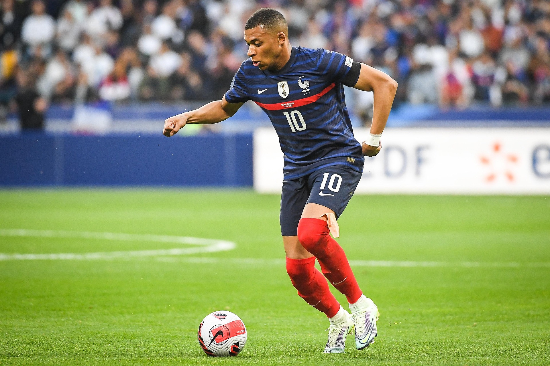 No momento, você está visualizando Mbappé confirma artilharia da Copa do Mundo e repete marca de 56 anos