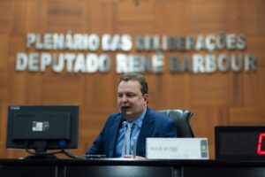 Leia mais sobre o artigo Max Russi critica previsão de pedágio entre os municípios de Poconé e Nossa Senhora do Livramento