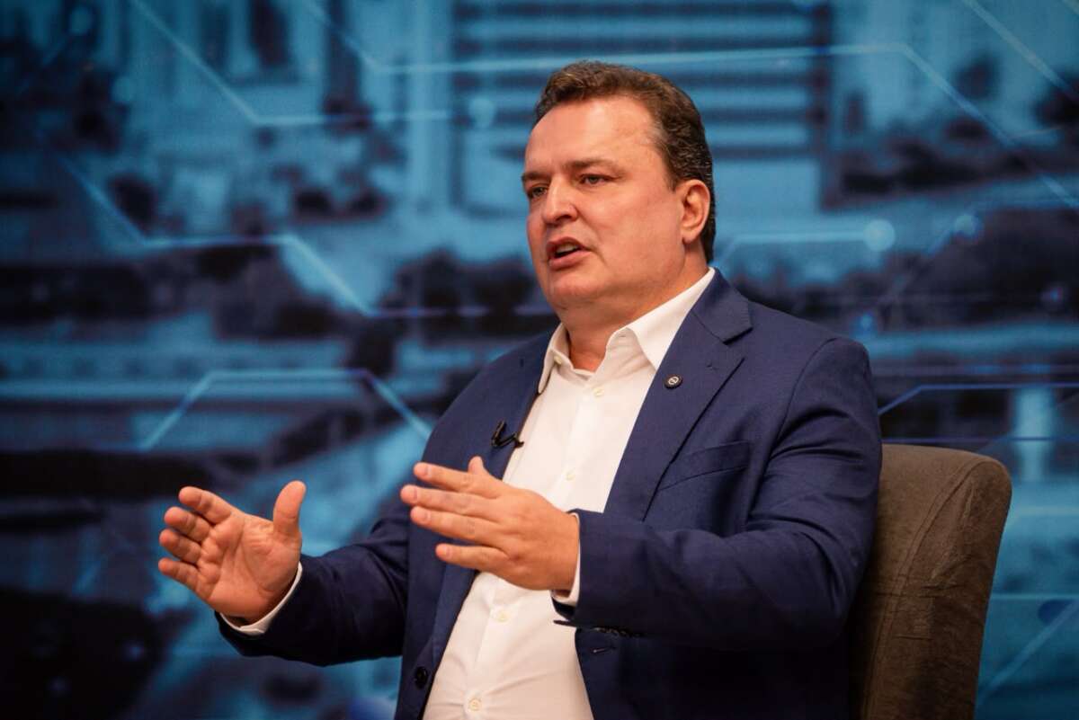 No momento, você está visualizando Max Russi descarta apoios individuais na disputa pelo Governo
