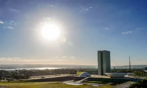 Leia mais sobre o artigo Congresso vota nesta semana fim da escala 6×1 e “taxa das blusinhas”