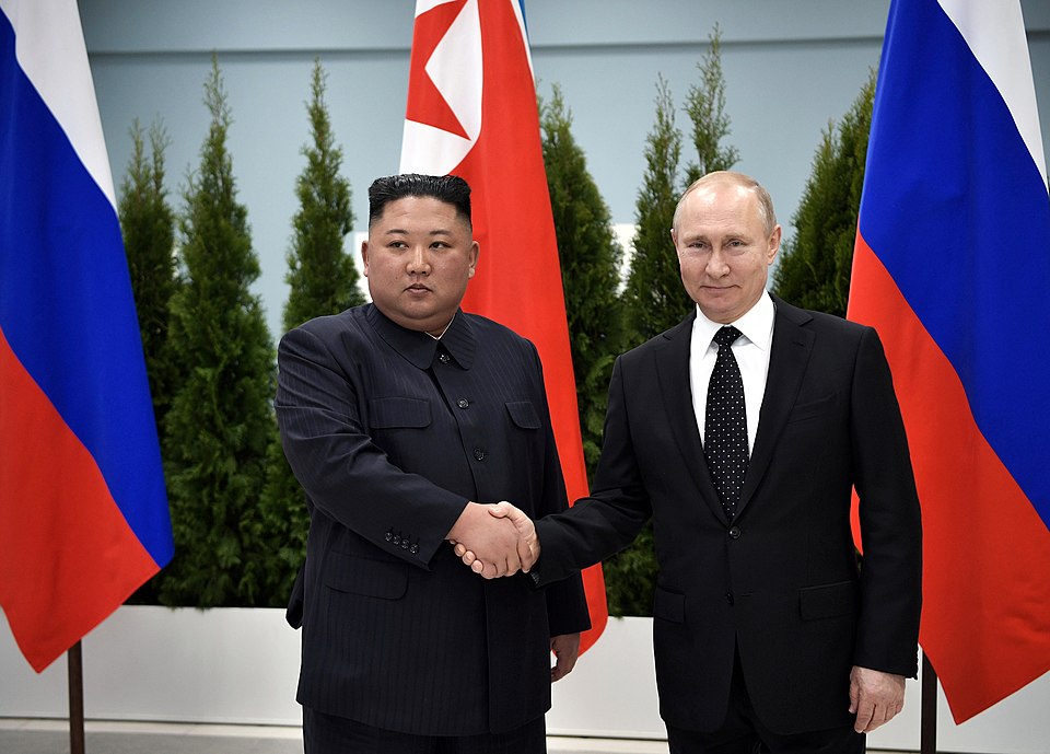 No momento, você está visualizando Coreia do Norte renova apoio à Rússia com operadores de drones, diz Ucrânia