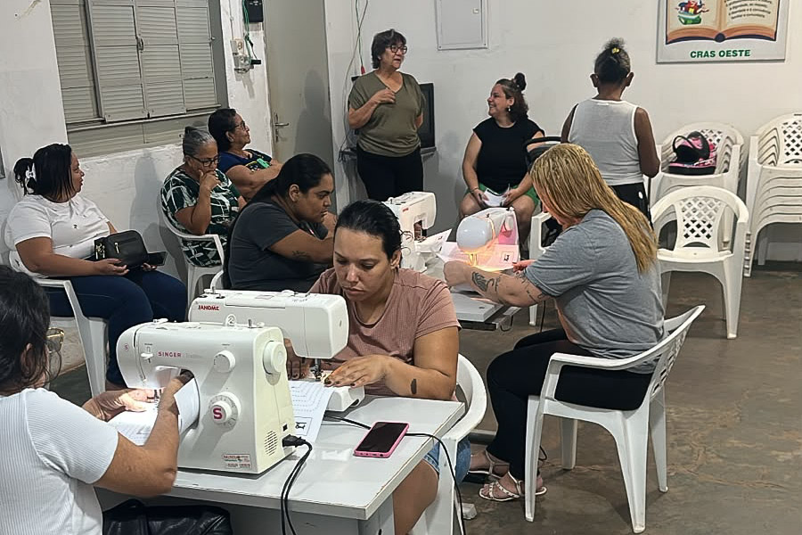 No momento, você está visualizando CRAS São Mateus oferece curso de costura criativa para mulheres e fortalece geração de renda