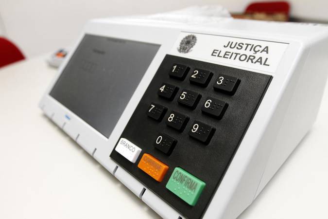 No momento, você está visualizando Brasileiros têm até quinta-feira para pedir voto em trânsito nas eleições Presidenciais de outubro