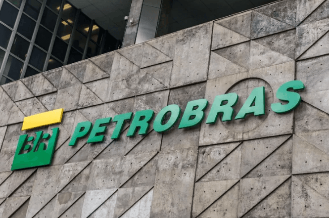 No momento, você está visualizando Petrobras lucra R$ 52,4 bilhões no 2º trimestre