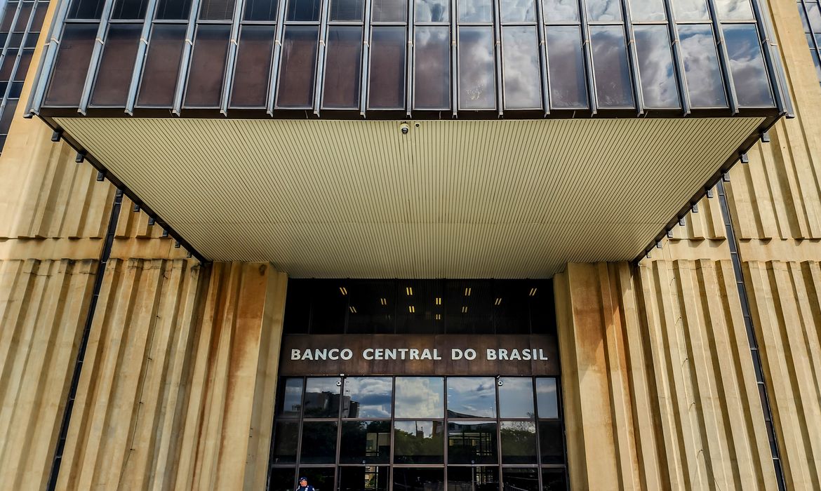 No momento, você está visualizando Em nova redução, Copom baixa taxa Selic para 14% ao ano