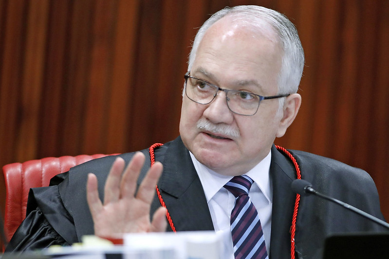 No momento, você está visualizando Fachin dá 5 dias para Mendonça, Moraes, Gonet e Andrei se manifestarem