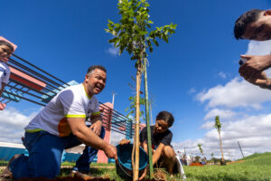 Leia mais sobre o artigo Prefeitura de Rondonópolis celebra Dia da Árvore com avanços e conquistas na arborização urbana