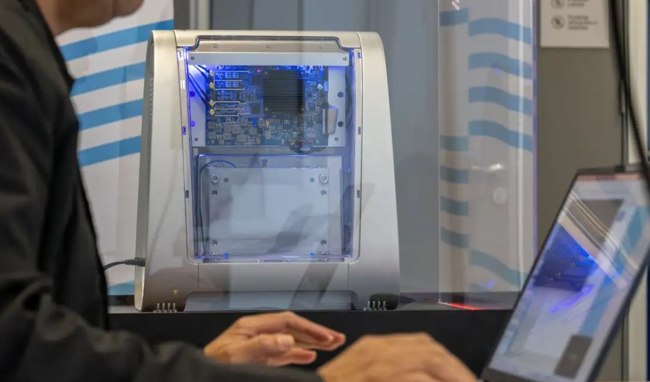 No momento, você está visualizando Novo computador quântico educacional passa a ser usado no Senai
