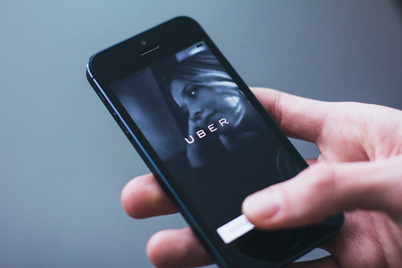 No momento, você está visualizando Uber lança recurso de vídeo ao vivo para pais acompanharem viagens de adolescentes