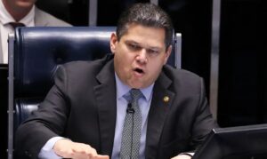 Leia mais sobre o artigo Alcolumbre vai promulgar fim da escala 6×1 nesta sexta