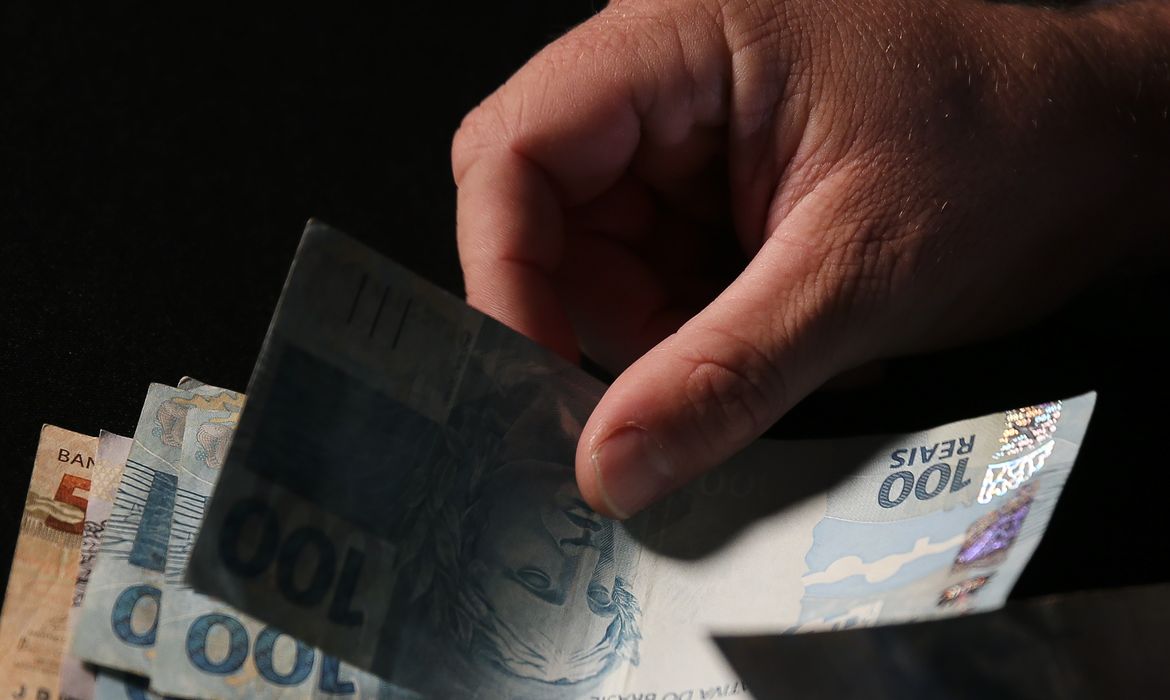 No momento, você está visualizando Dívida Pública sobe 0,97% em setembro e encosta em R$ 9,4 trilhões