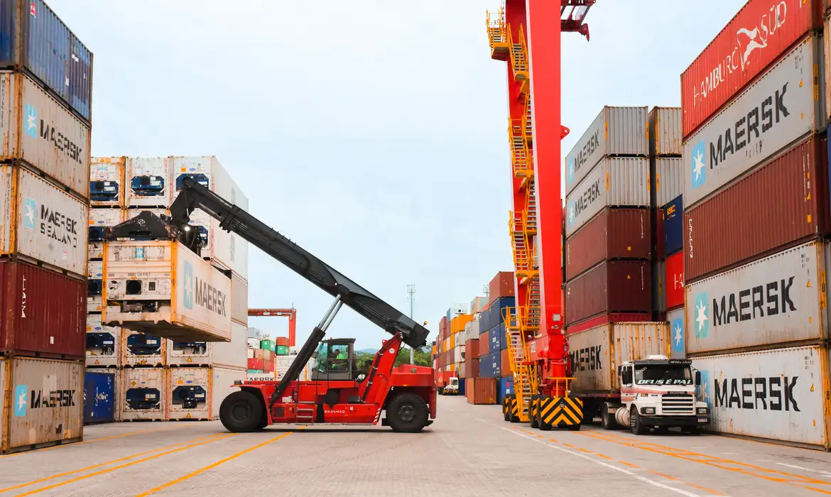 No momento, você está visualizando Governo destina R$ 6,49 bilhões a setor de exportação