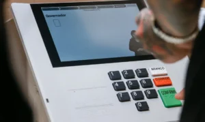 Leia mais sobre o artigo Local de votação ainda pode mudar; consulte de novo antes de ir à urna