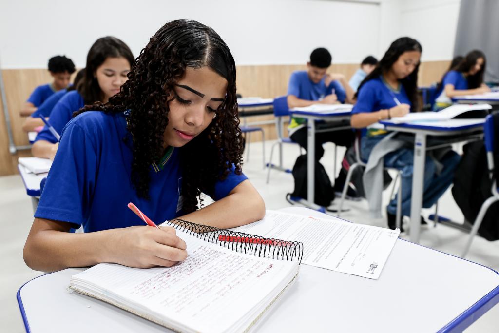 No momento, você está visualizando Movimenta Enem reforça orientações e incentivo à participação de estudantes da Rede Estadual no exame