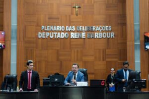Leia mais sobre o artigo Projeto de Max que prevê Libras como critério de desempate em concursos avança na ALMT